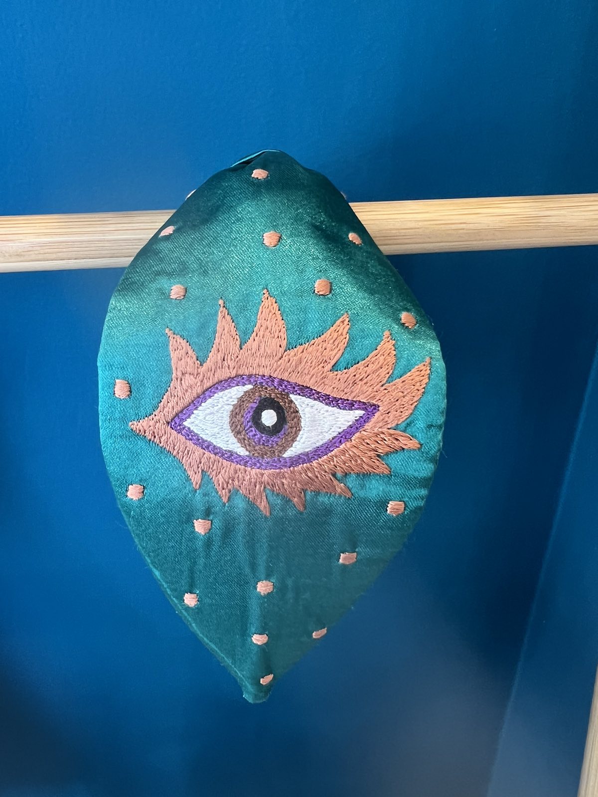 green eye