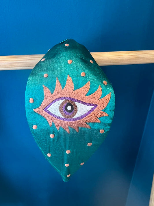 green eye